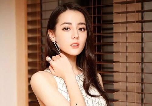 娱乐圈爆料女主角小说推荐,揭秘爆红女主角背后的秘密 第3张 娱乐圈爆料女主角小说推荐,揭秘爆红女主角背后的秘密 第3张